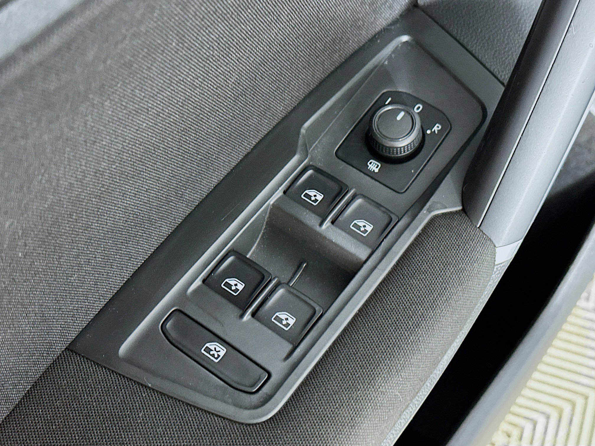 Used 2018 Volkswagen Tiguan S AWD/4WD image 17