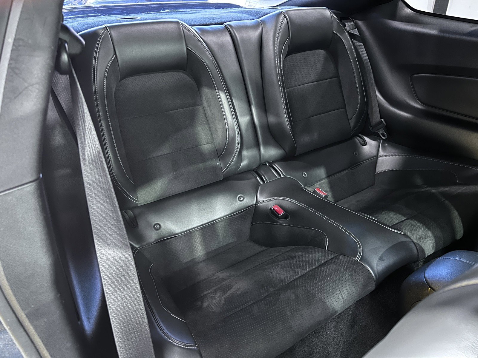 Used 2016 Ford Mustang Shelby GT350 w/ Technology Package image 17