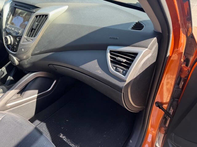 Used 2014 Hyundai Veloster RE:FLEX Edition image 13