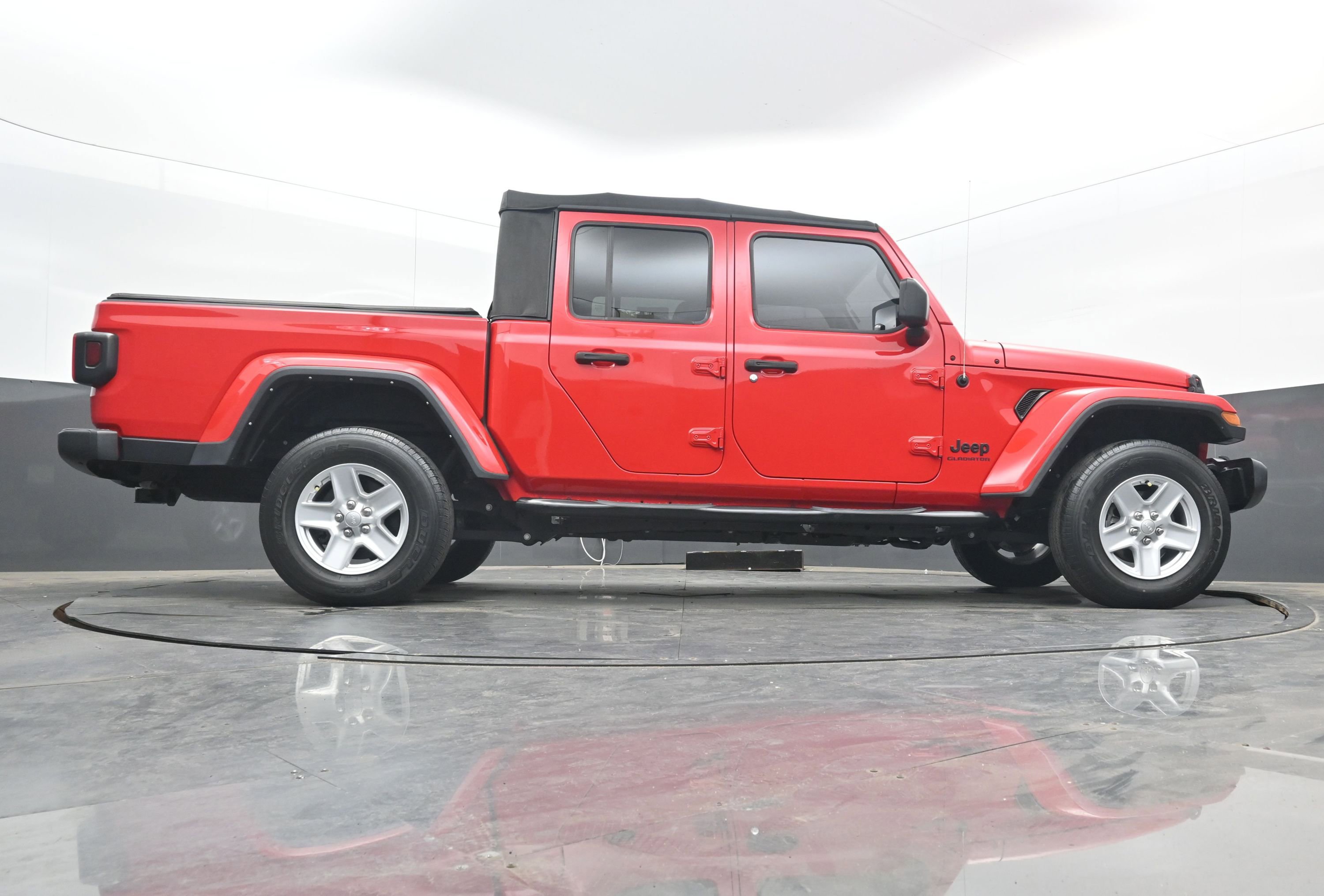 Used 2022 Jeep Gladiator Sport image 27