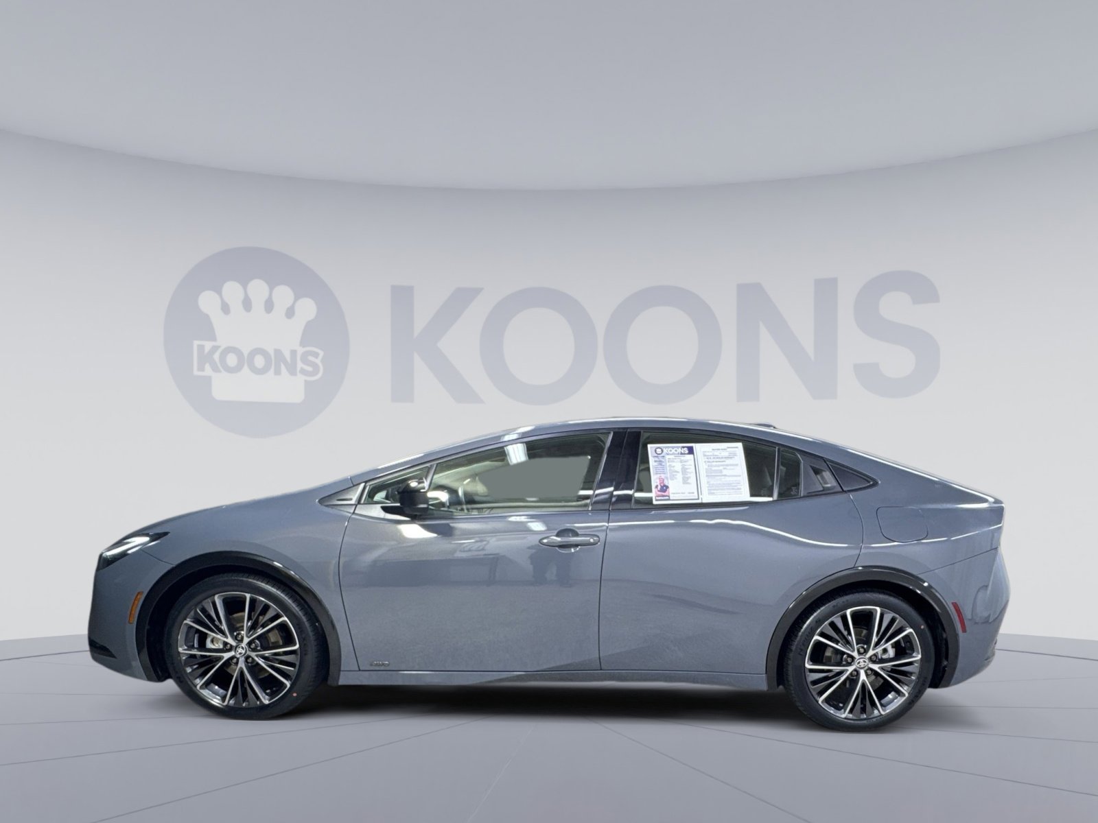 Used 2024 Toyota Prius XLE image 8