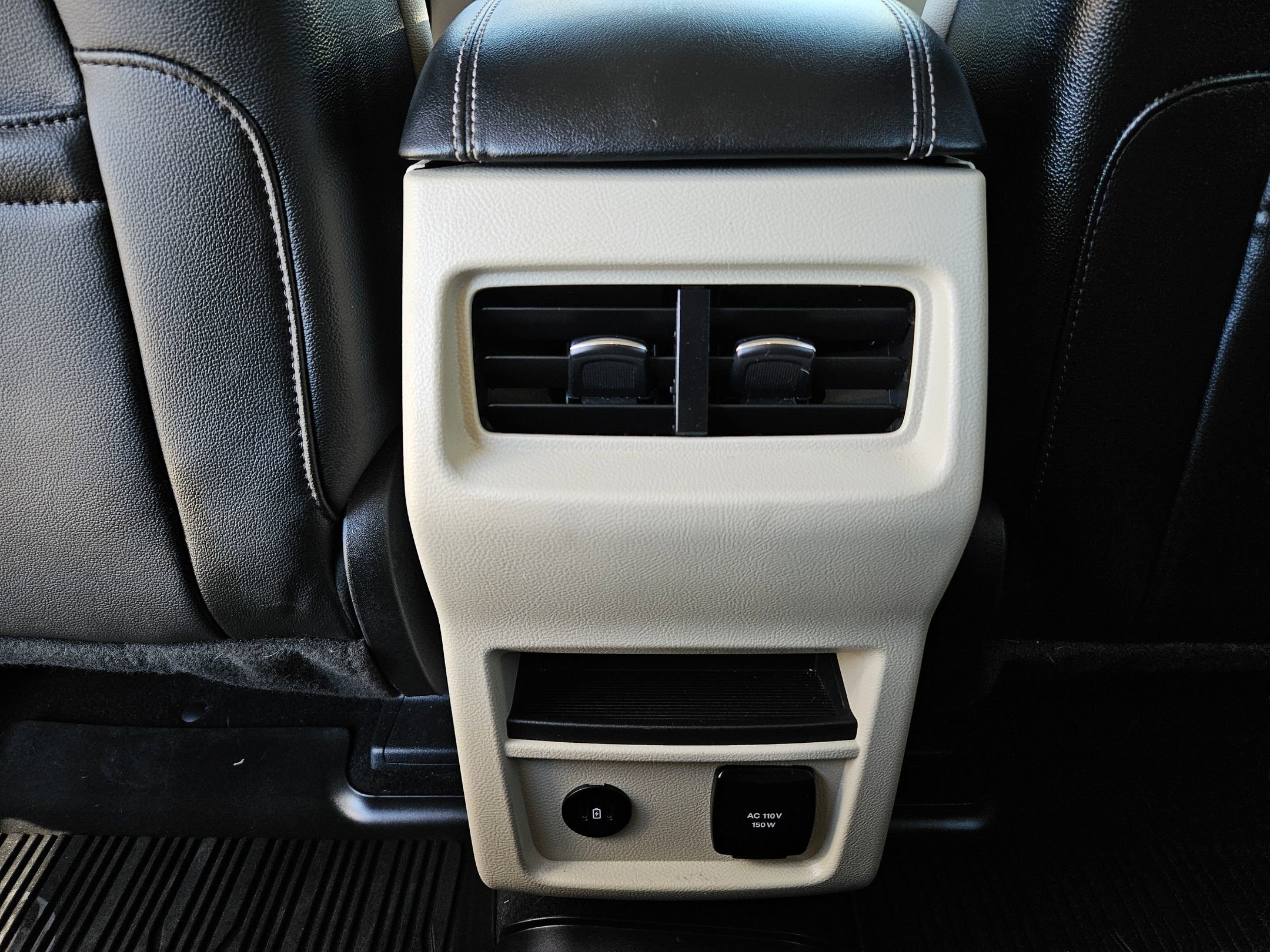 Used 2023 Ford Edge Titanium image 18