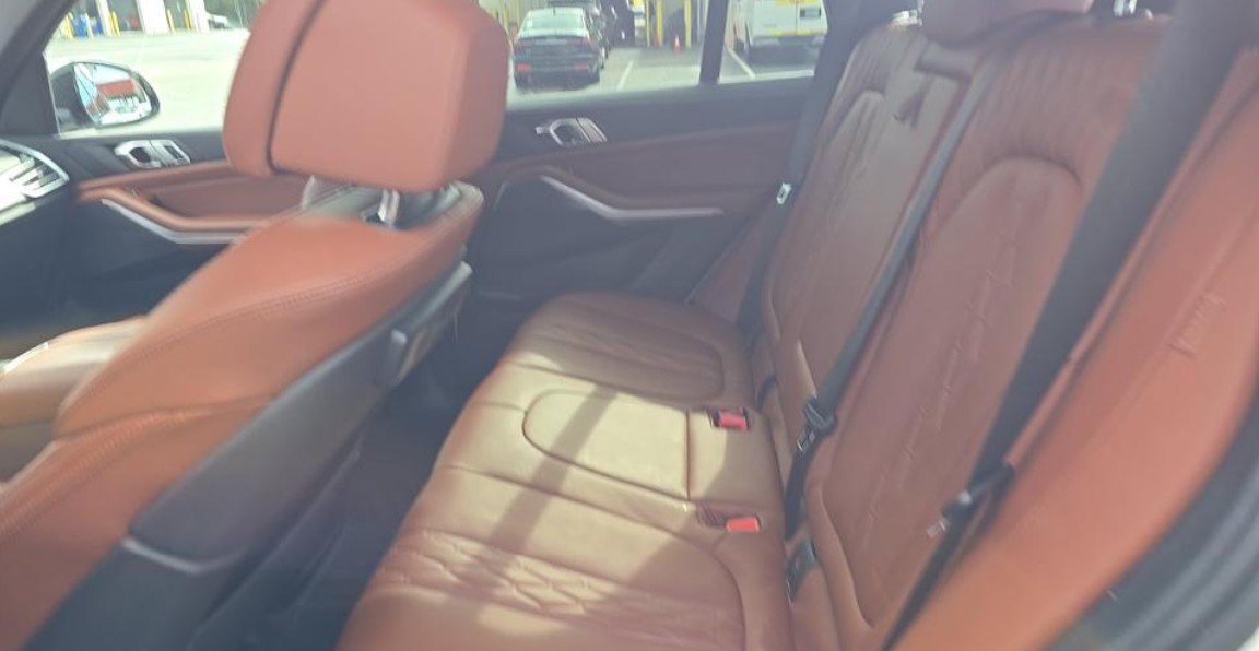 Used 2022 BMW X5 sDrive40i w/ M Sport Package RWD image 6