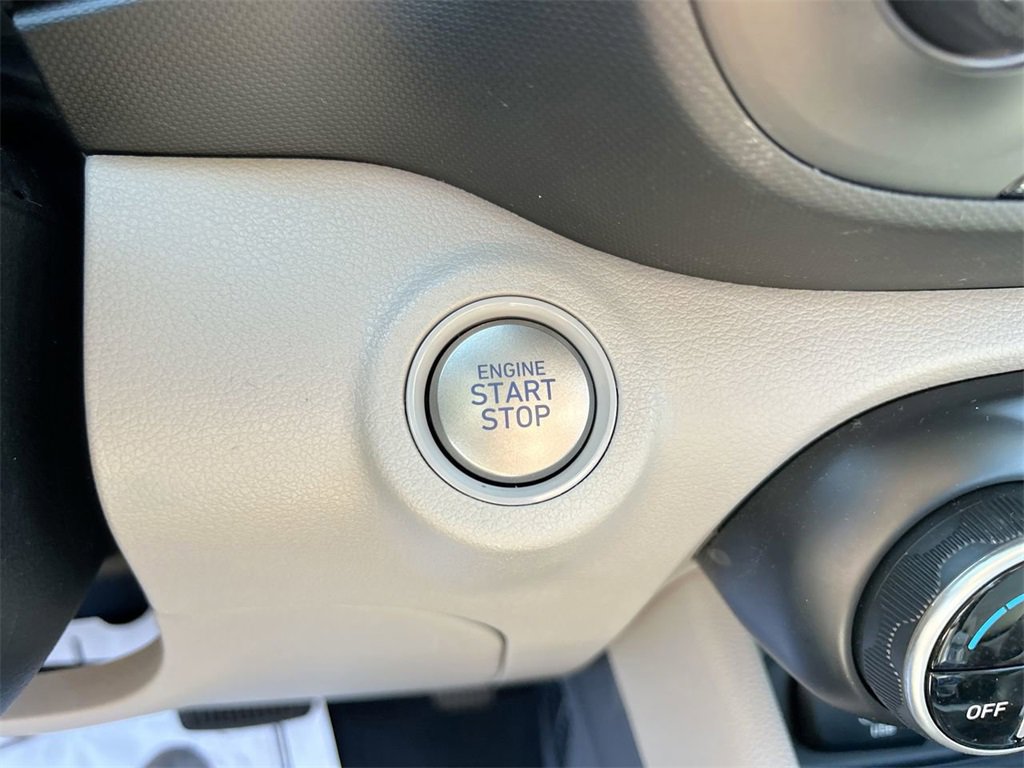 Certified 2024 Hyundai Venue SEL image 31