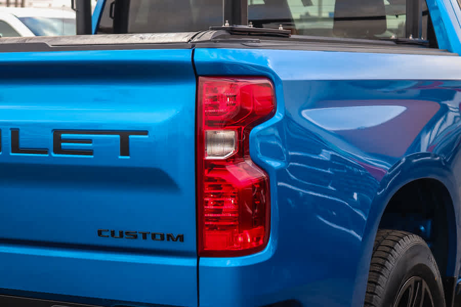 Used 2024 Chevrolet Silverado 1500 Custom w/ LPO, Dark Essentials Package RWD image 7