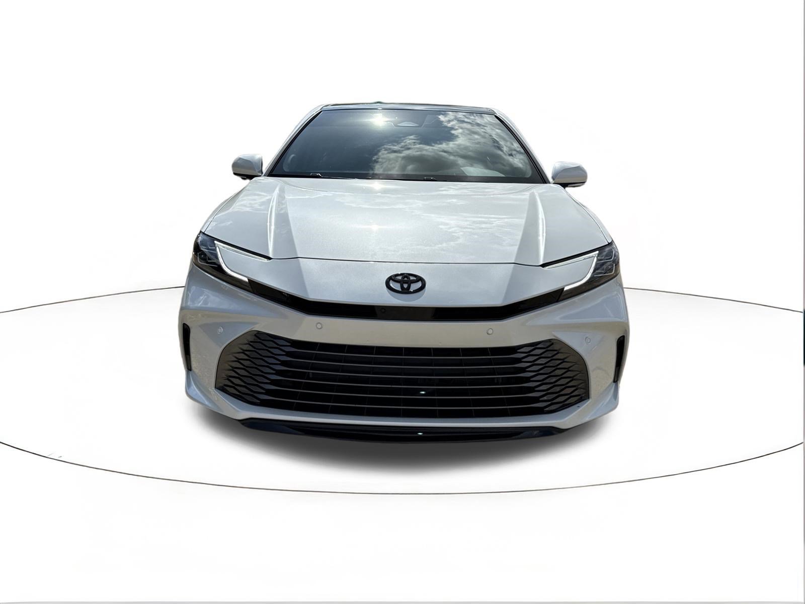 Used 2026 Toyota Camry XLE w/ Premium Plus Package image 8