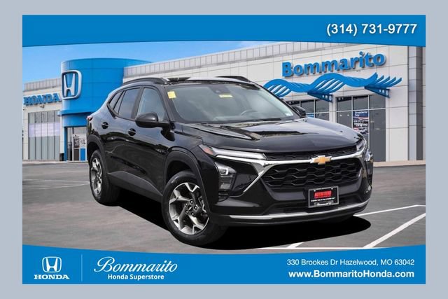 Used 2025 Chevrolet Trax LT w/ LT Convenience Package FWD image 1