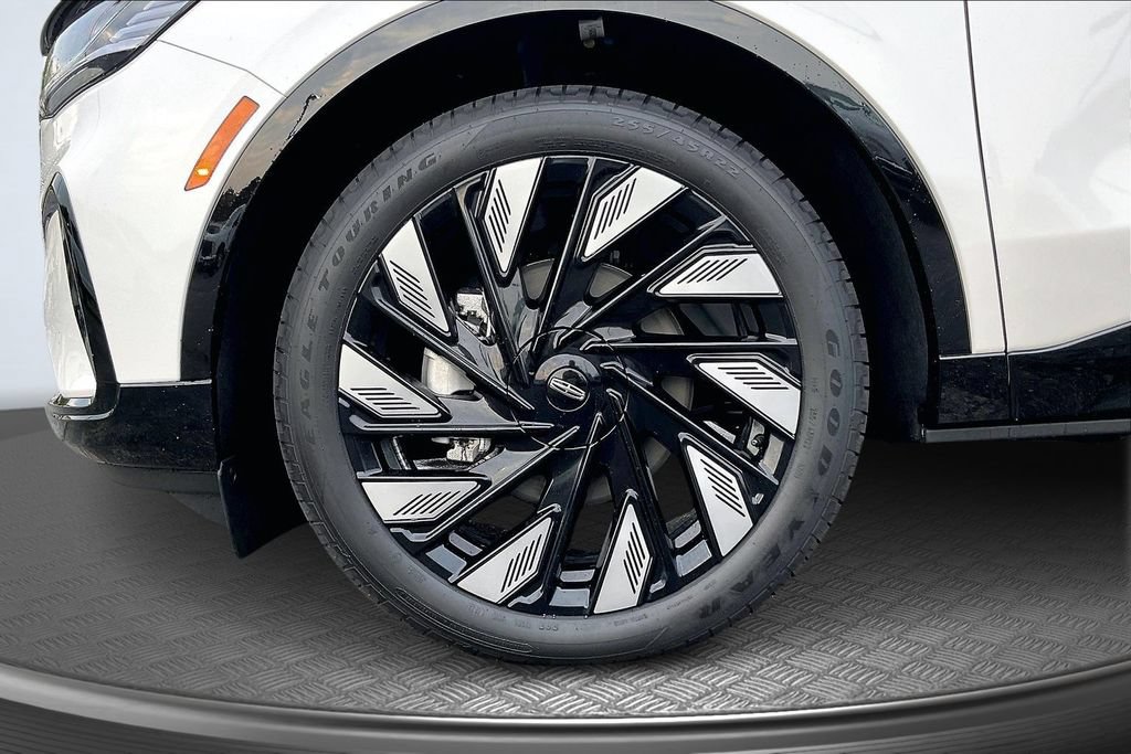 New 2026 Lincoln Nautilus Reserve w/ Jet Appearance Package AWD/4WD image 13