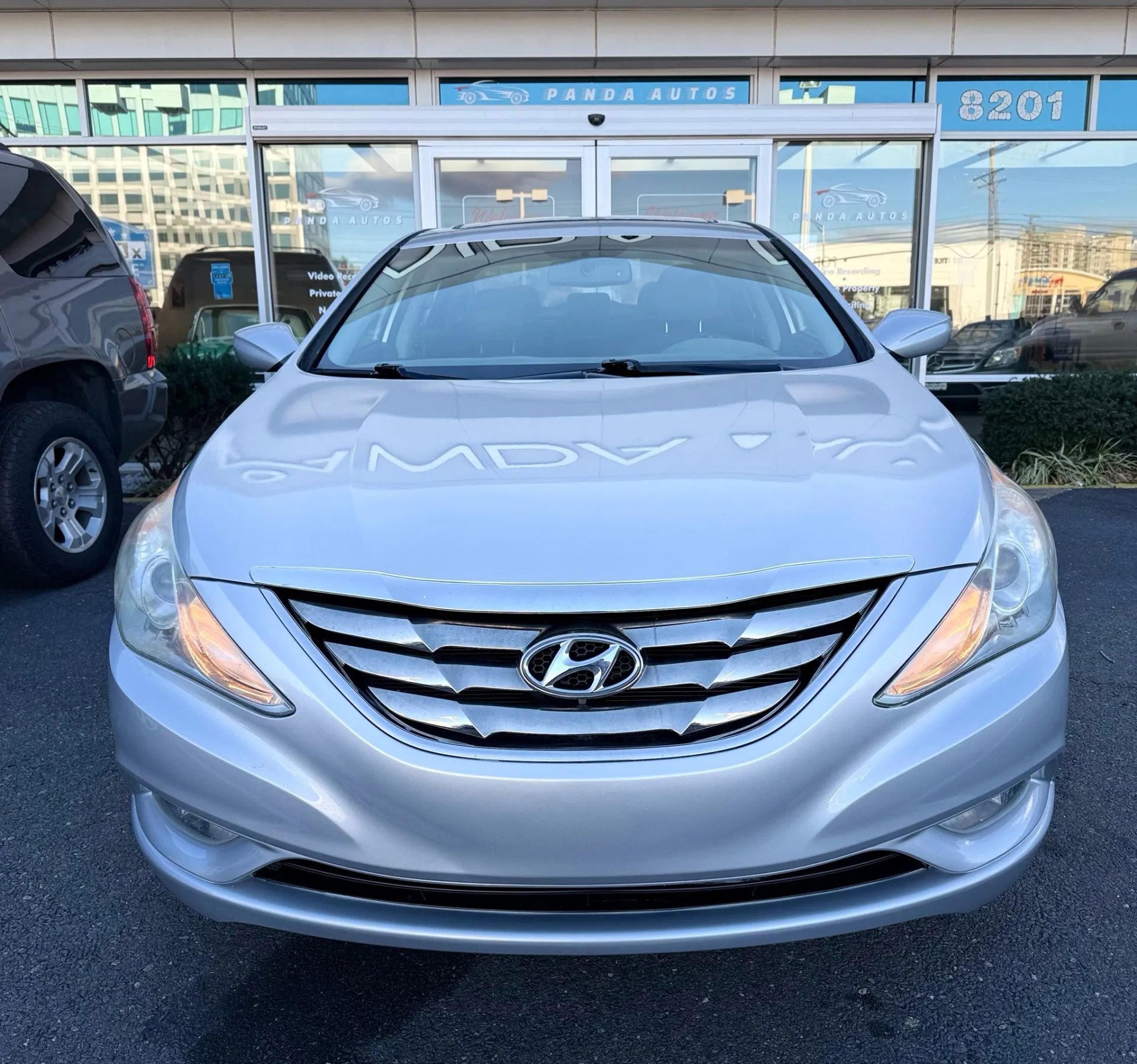 Used 2013 Hyundai Sonata SE w/ Navigation & Sunroof Pkg image 2
