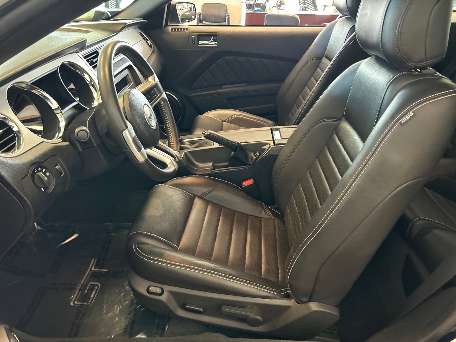 Used 2014 Ford Mustang GT Premium RWD image 5