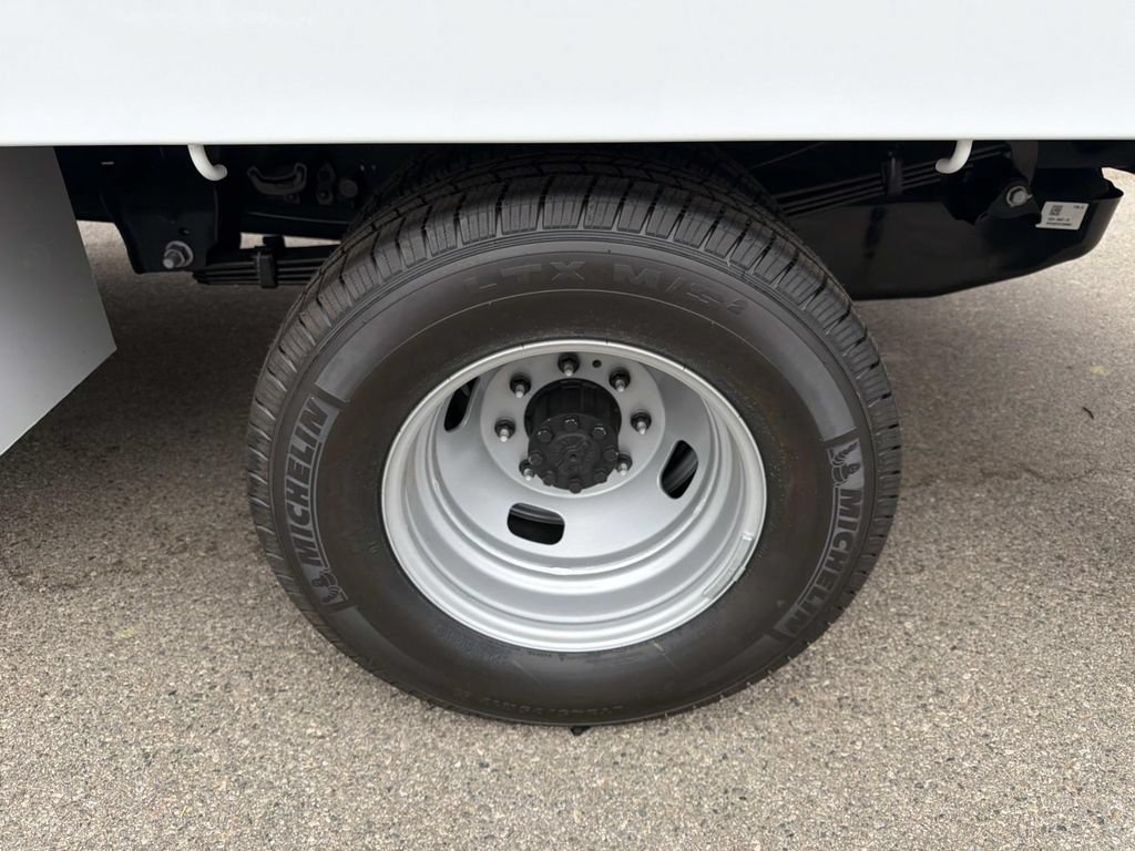 New 2026 Ford F350 XL w/ XL Chrome Package RWD image 6