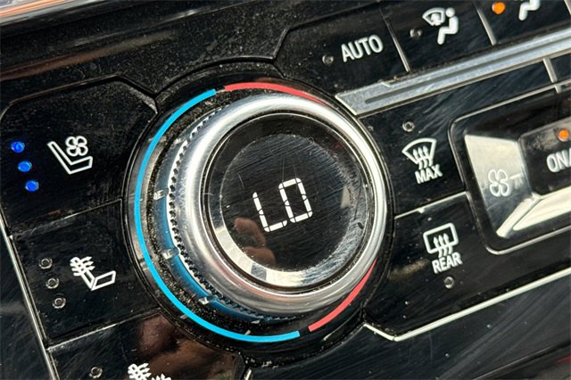 Used 2025 GMC Sierra 3500 Denali image 29