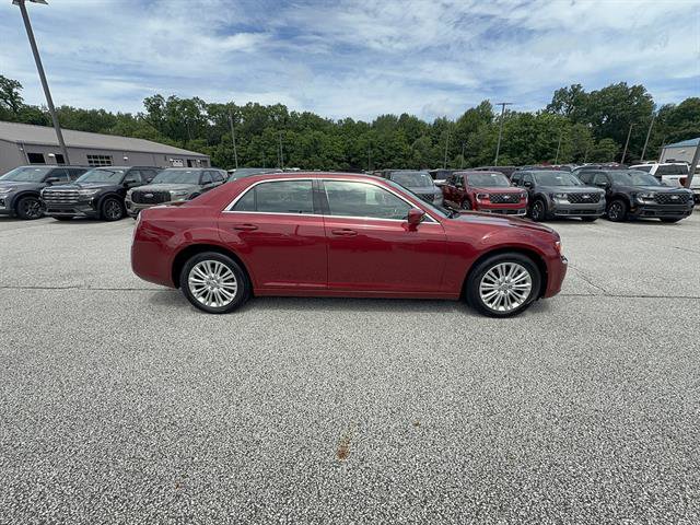 Used 2014 Chrysler 300 AWD w/ Driver Convenience Group image 9