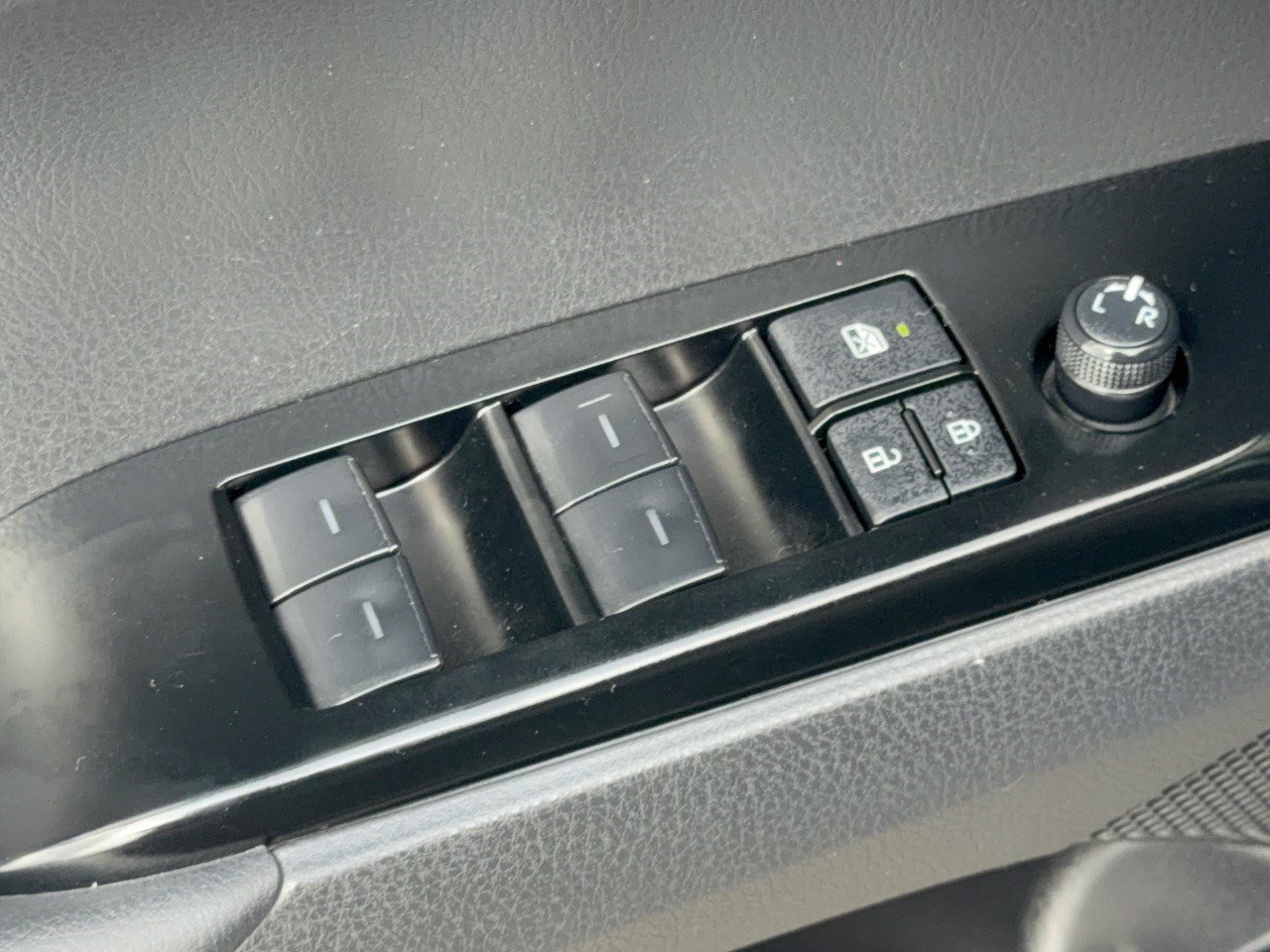 Certified 2025 Toyota Camry SE FWD image 15