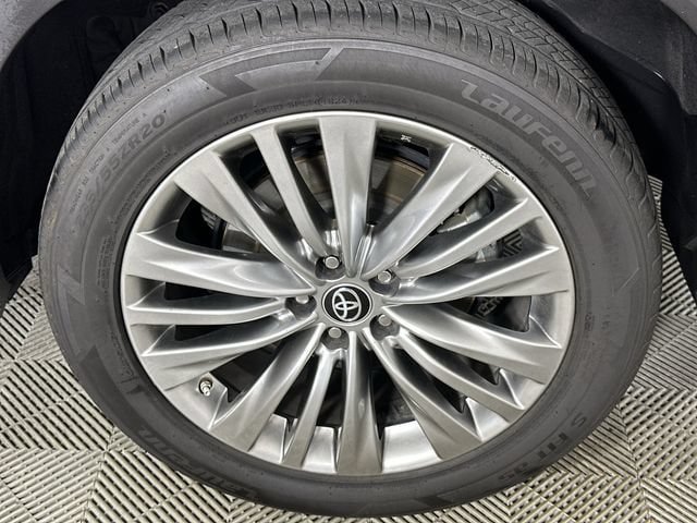 Used 2023 Toyota Highlander Platinum FWD image 34