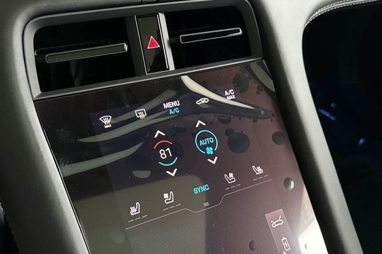 New 2025 Porsche Taycan GTS image 53