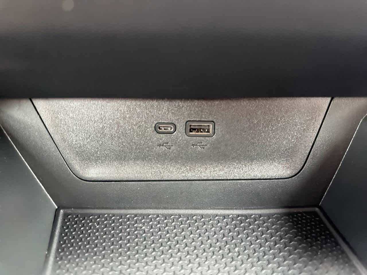 New 2026 Chevrolet Equinox LT w/ Convenience Package II FWD image 22