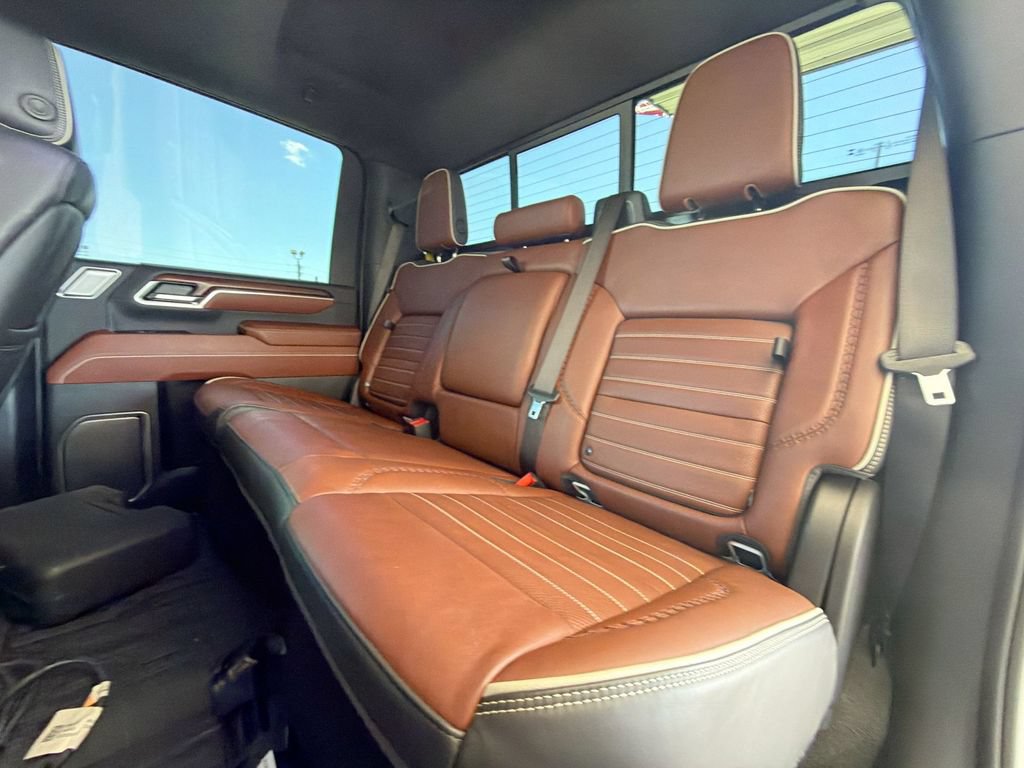 Used 2024 GMC Sierra 2500 Denali Ultimate AWD/4WD image 30