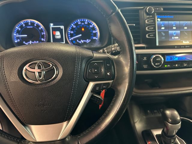Certified 2019 Toyota Highlander Plus AWD/4WD image 28