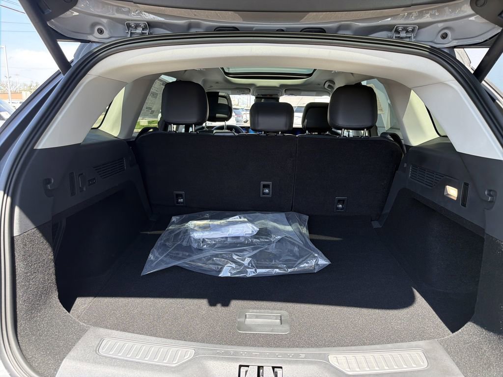 New 2026 Lincoln Nautilus Reserve w/ Jet Appearance Package image 12