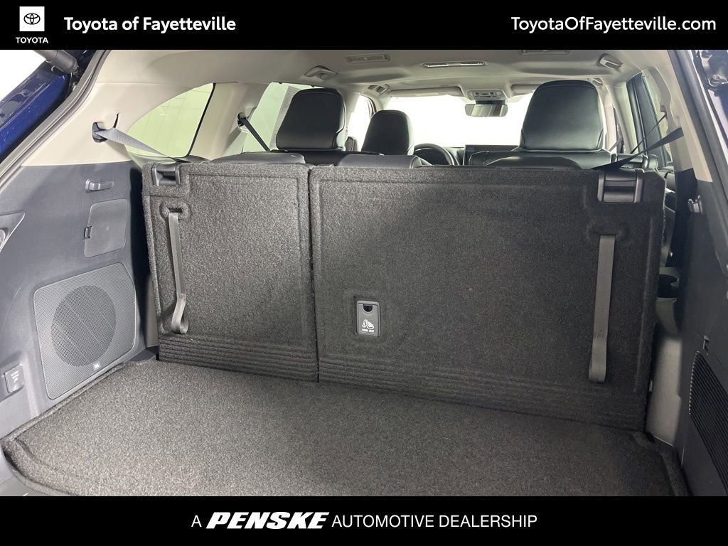 Used 2026 Toyota Highlander Limited image 12