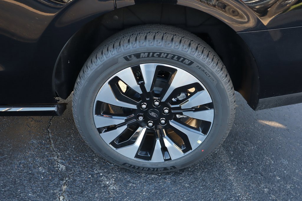 New 2025 Ford Expedition Platinum w/ Driver's Package image 21