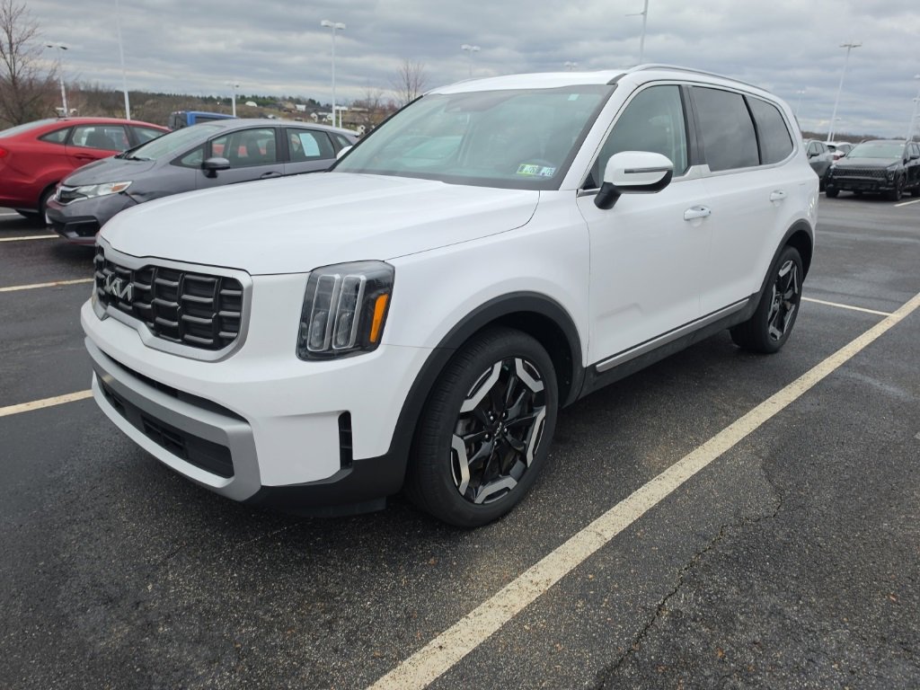 Used 2024 Kia Telluride S w/ S Sunroof Package image 3