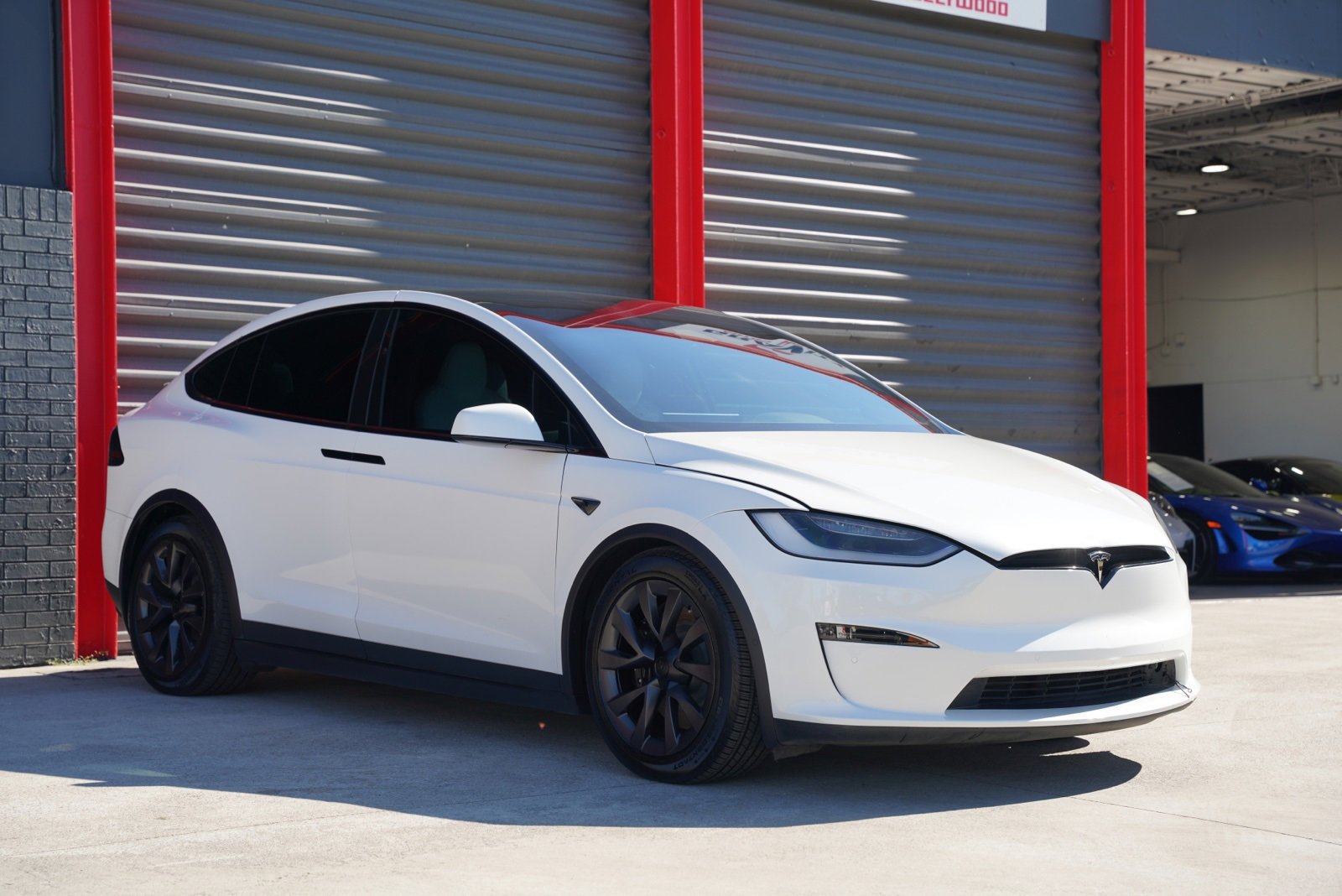 Used 2022 Tesla Model X Plaid image 2