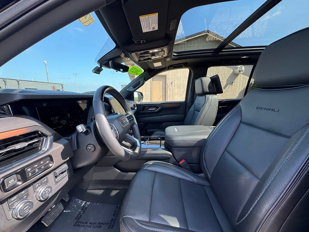 Used 2025 GMC Yukon Denali w/ Denali Reserve Package AWD/4WD image 19