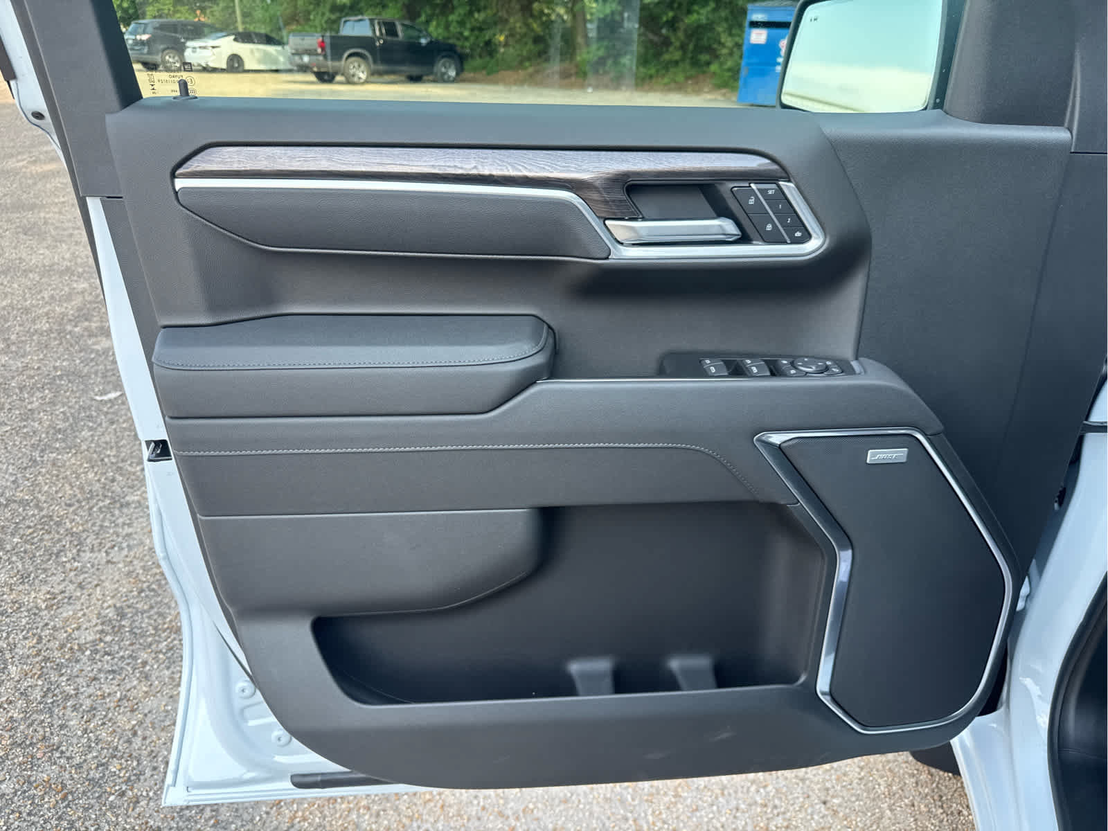 New 2026 Chevrolet Silverado 1500 LTZ w/ Technology Package AWD/4WD image 25