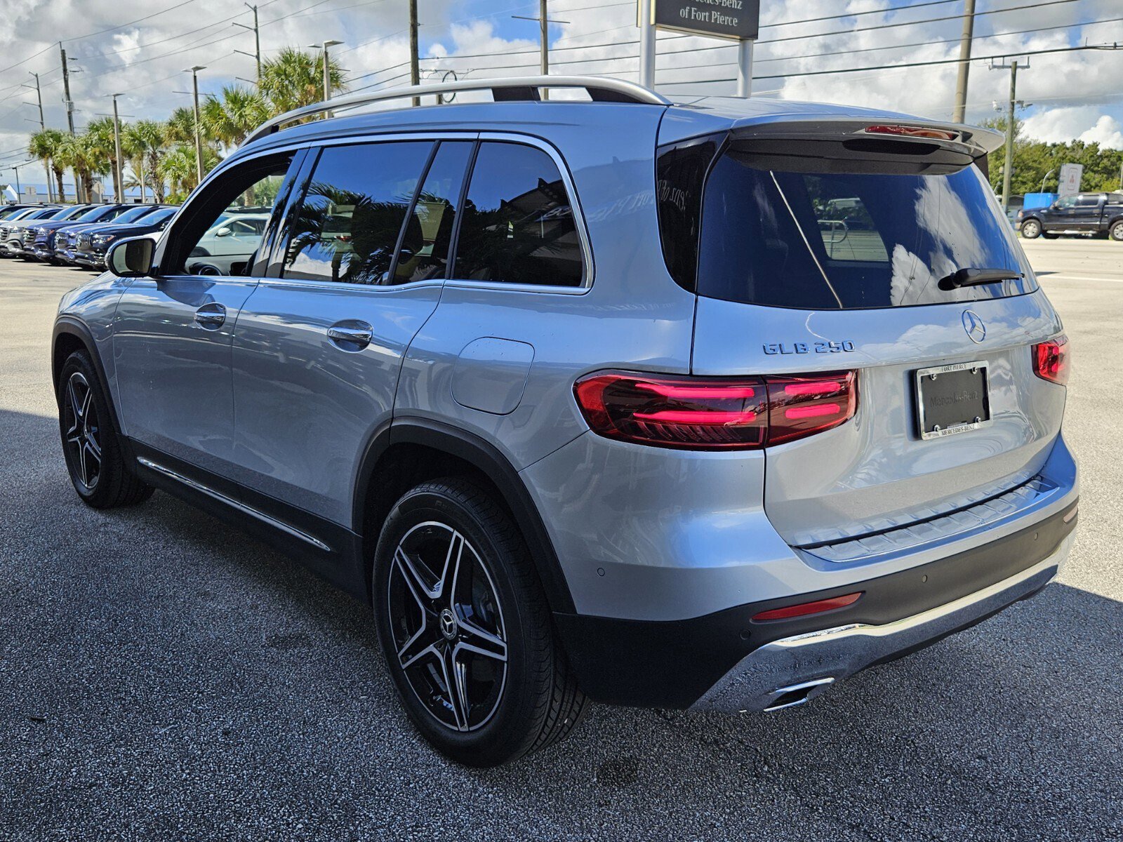 New 2026 Mercedes-Benz GLB 250 image 7