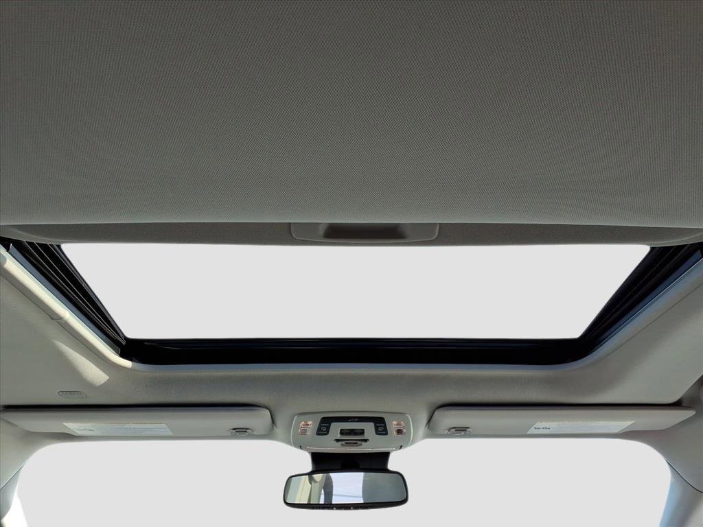 Used 2024 Toyota Sienna XLE image 36