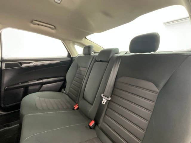 Used 2020 Ford Fusion SE image 7