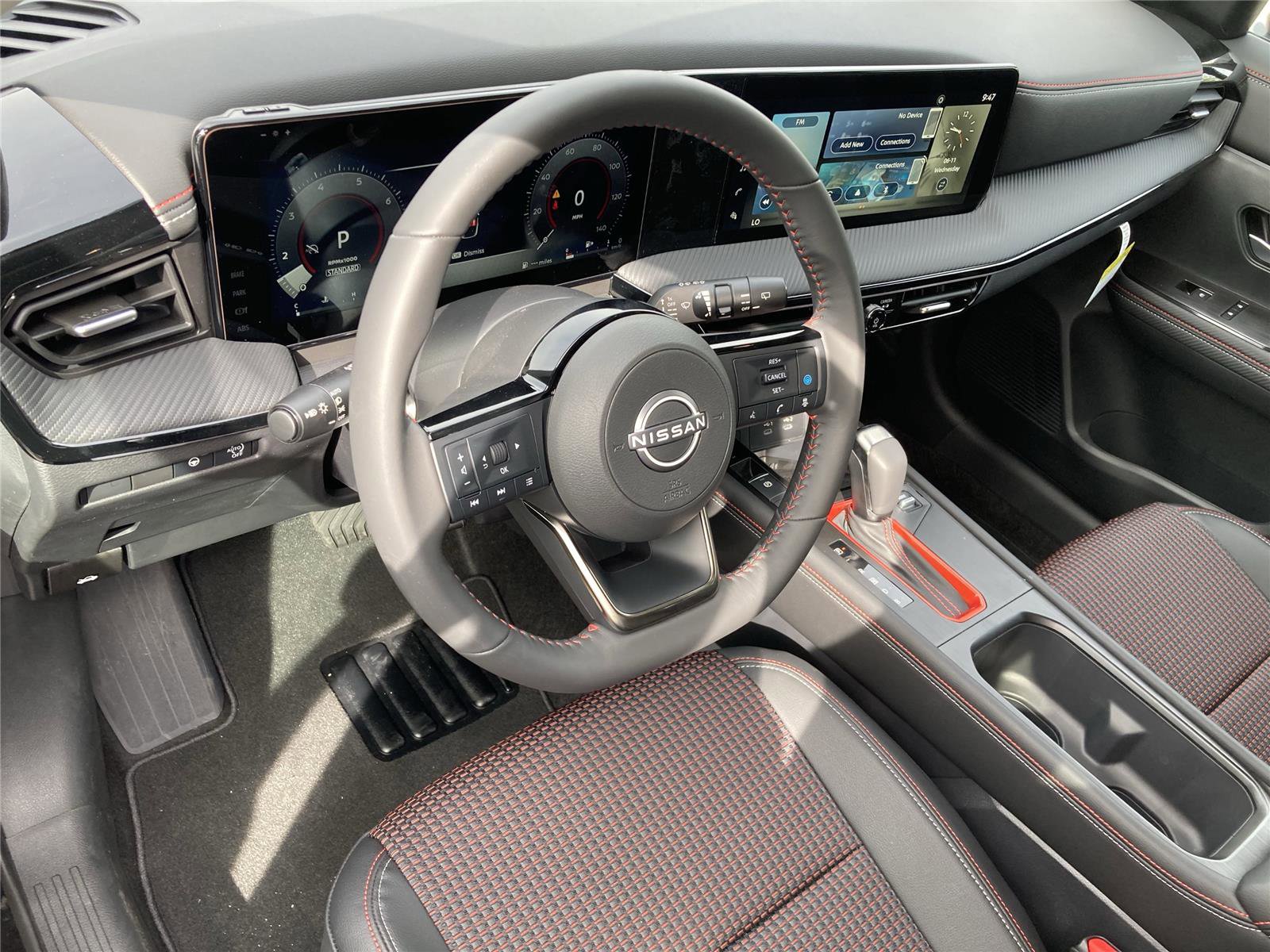 New 2025 Nissan Kicks SR image 12