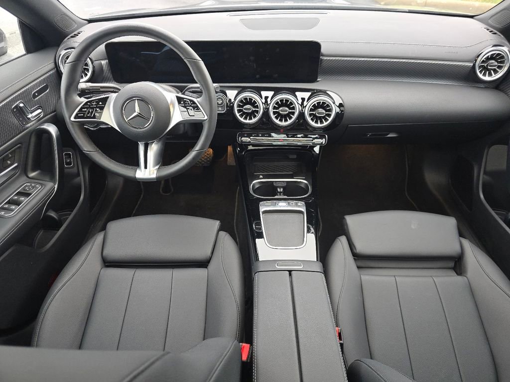 Used 2025 Mercedes-Benz CLA 250 4MATIC image 22