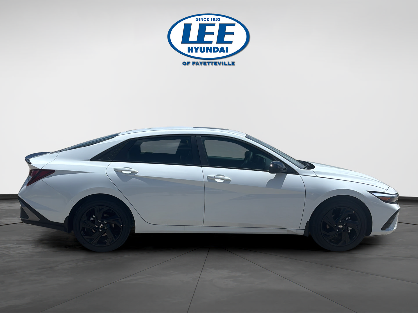 New 2026 Hyundai Elantra SEL Sport FWD image 2