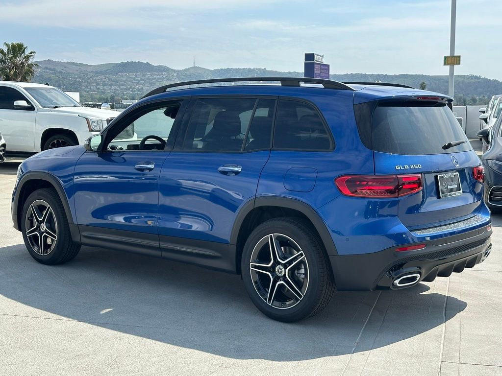 Used 2024 Mercedes-Benz GLB 250 image 9
