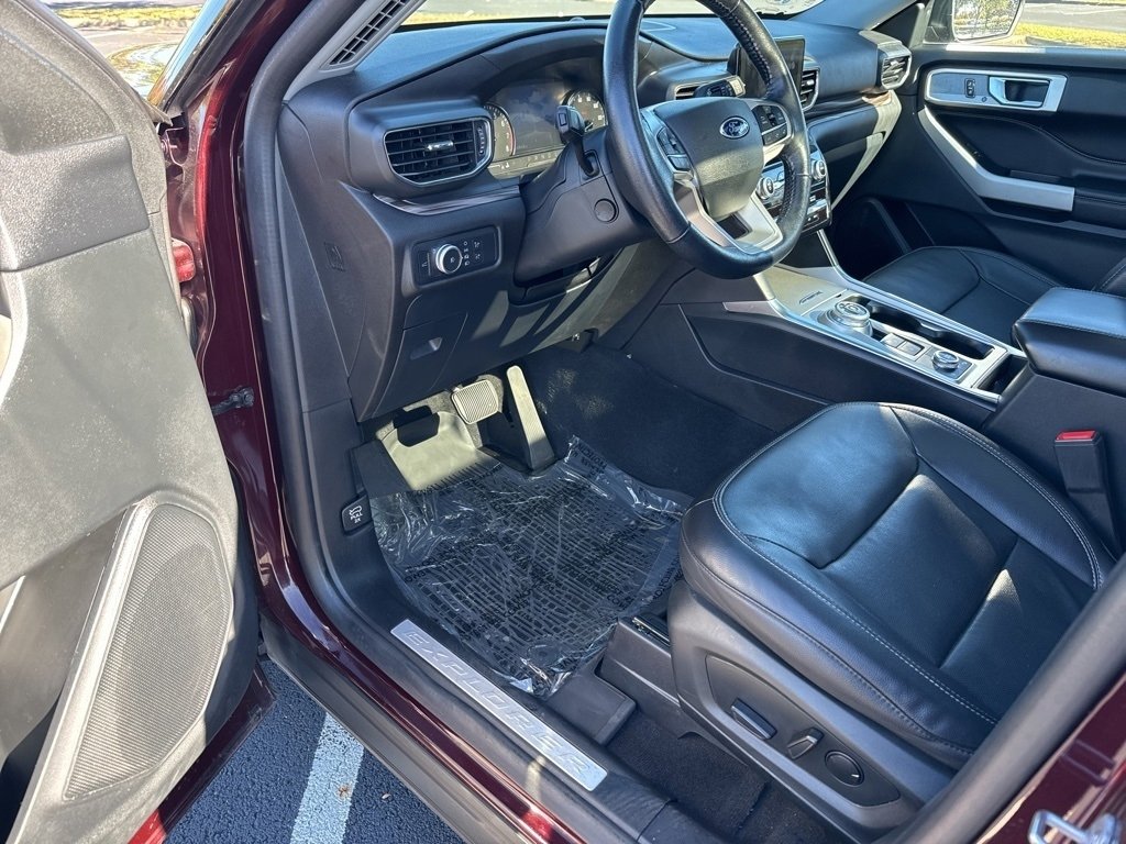 Used 2022 Ford Explorer Limited w/ Equipment Group 301A image 15