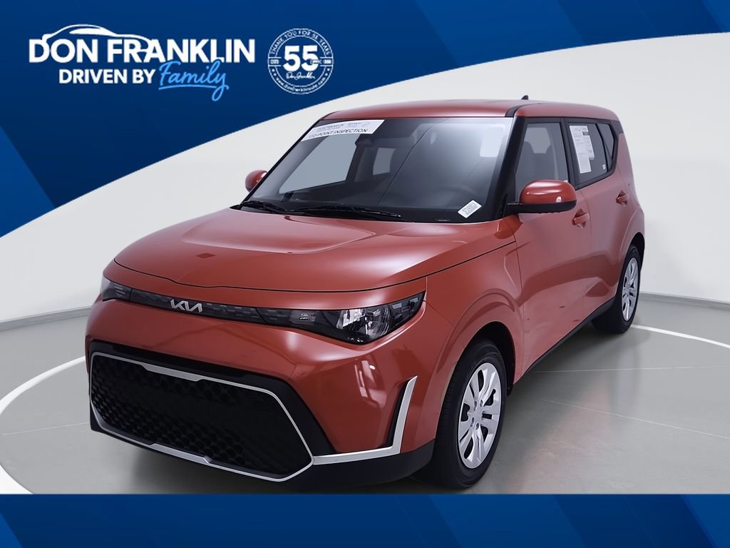 Used 2025 Kia Soul LX FWD image 1