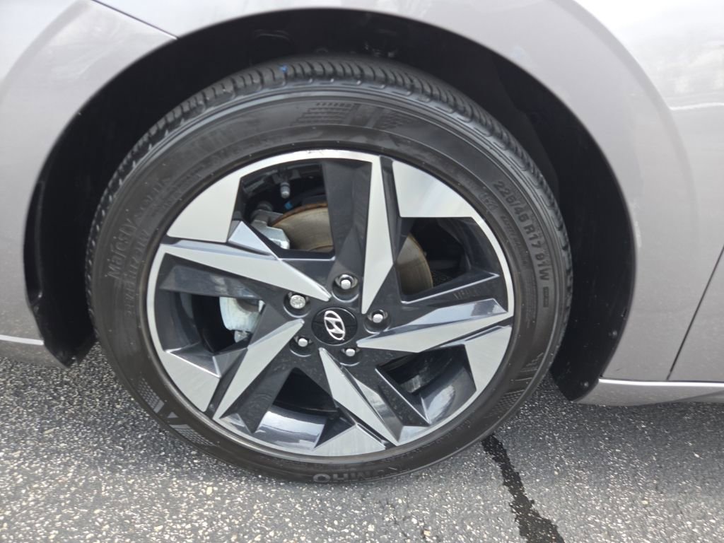 Used 2023 Hyundai Elantra SEL w/ Convenience Package image 15