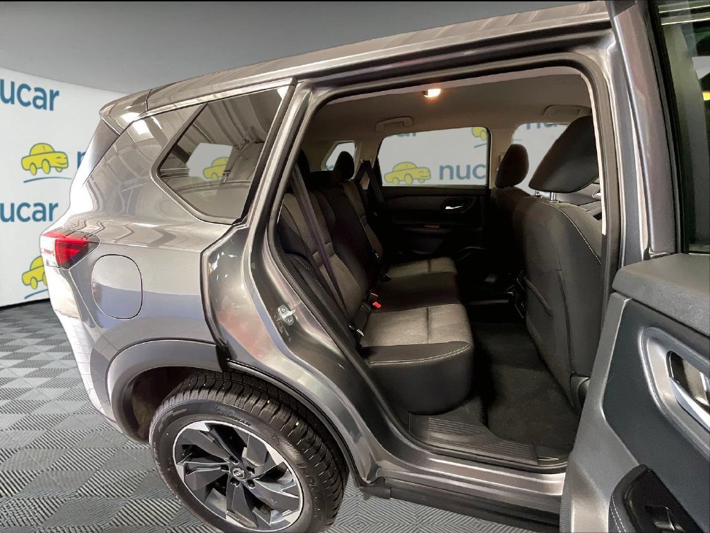 Certified 2026 Nissan Rogue SV AWD/4WD image 16