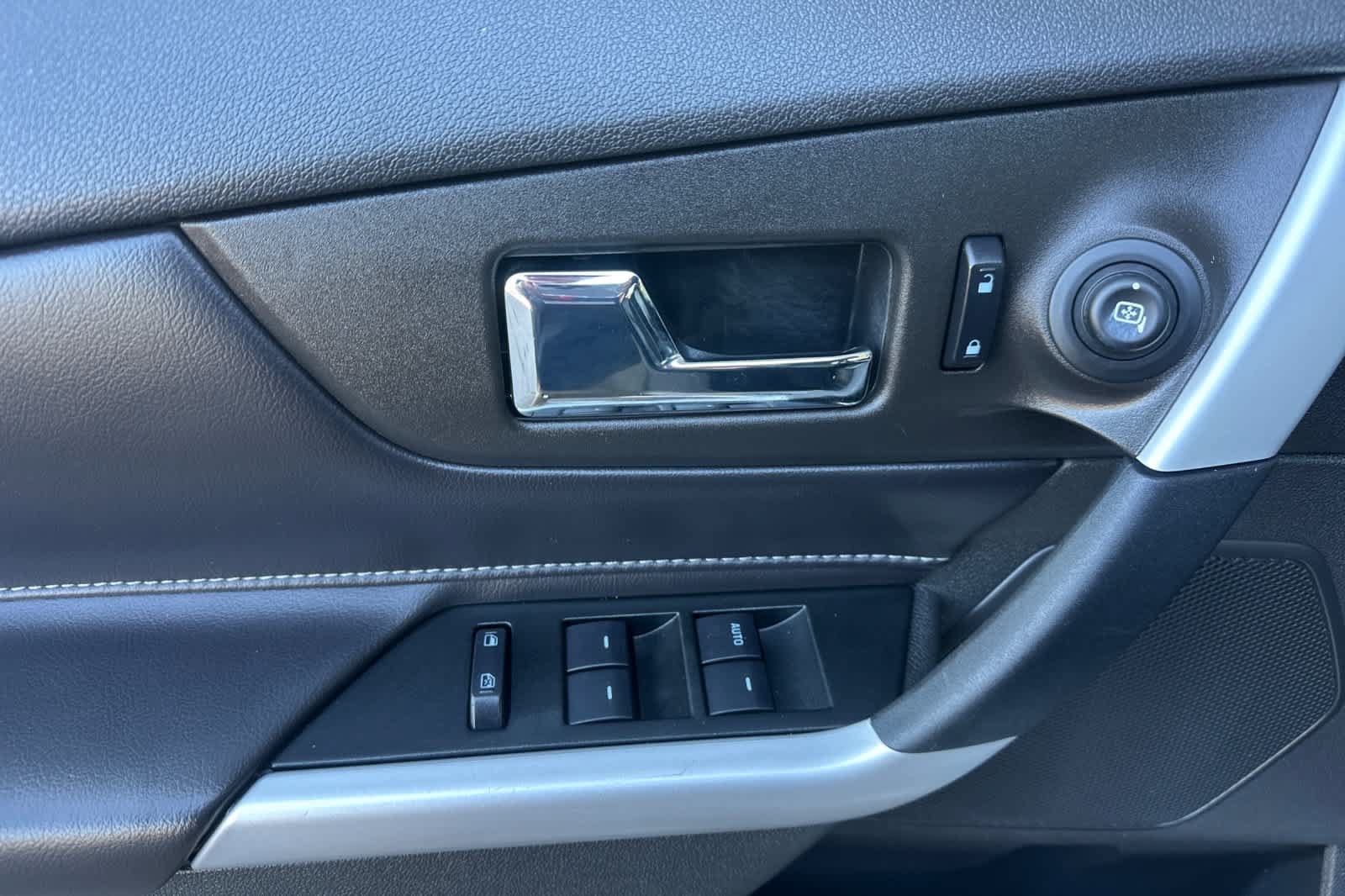 Used 2013 Ford Edge Sport w/ Driver Entry Pkg FWD image 12