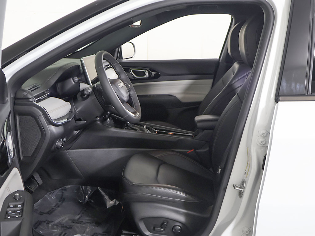 Used 2023 Jeep Compass Limited w/ Elite Group AWD/4WD image 26