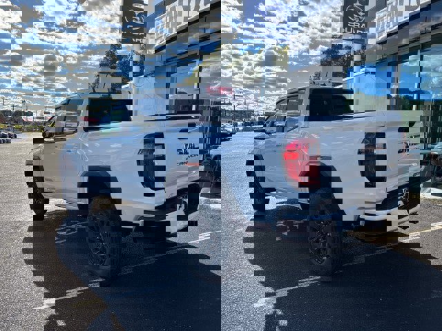 New 2026 GMC Canyon Elevation w/ Convenience Package image 2