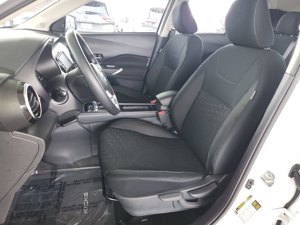 Used 2024 Nissan Kicks SV FWD image 13