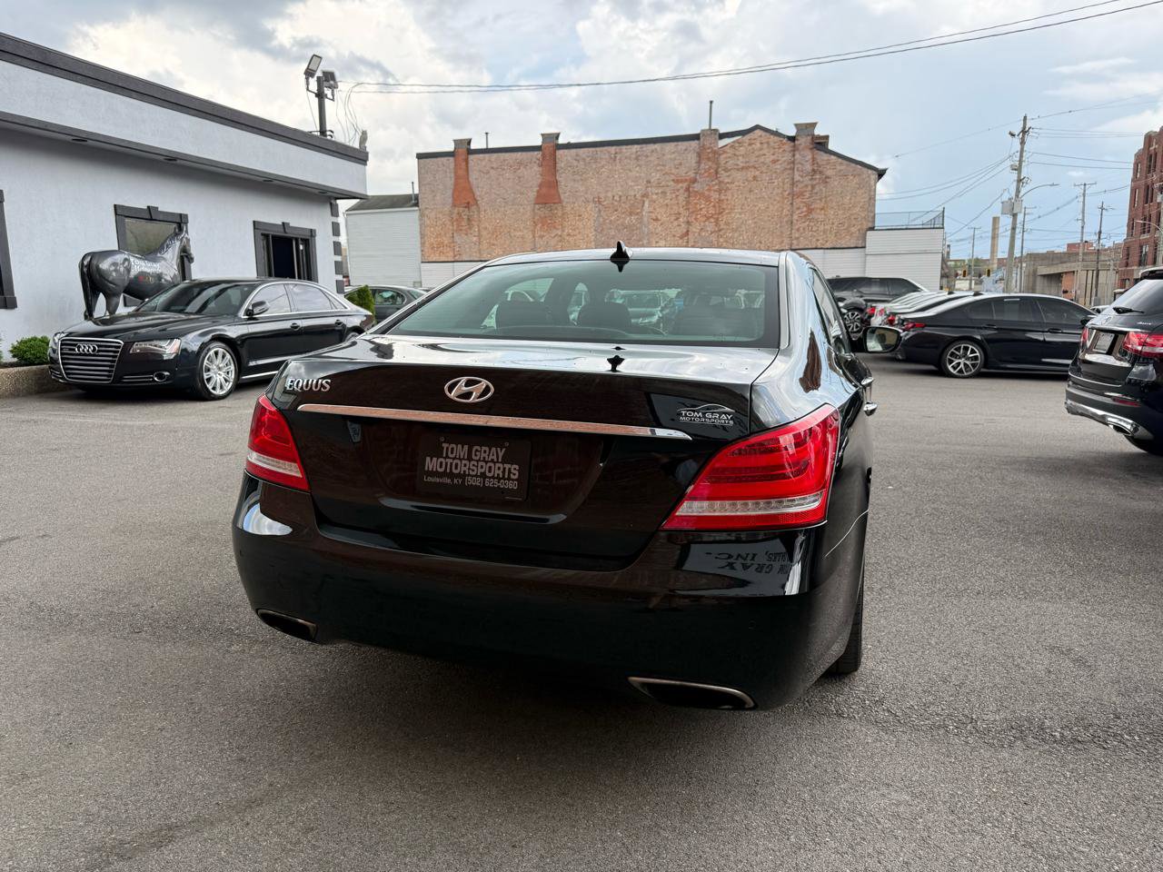 Used 2014 Hyundai Equus Signature RWD image 3