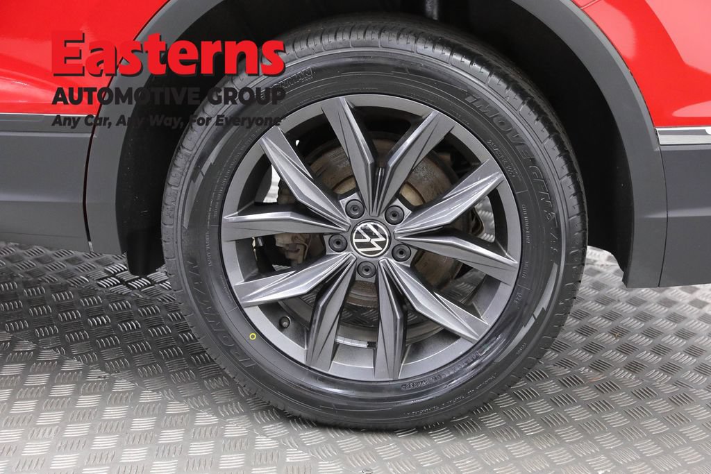 Used 2023 Volkswagen Tiguan SE AWD/4WD image 31