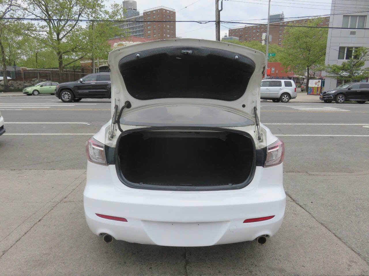 Used 2011 MAZDA MAZDA3 s Sport w/ Tech Pkg FWD image 21