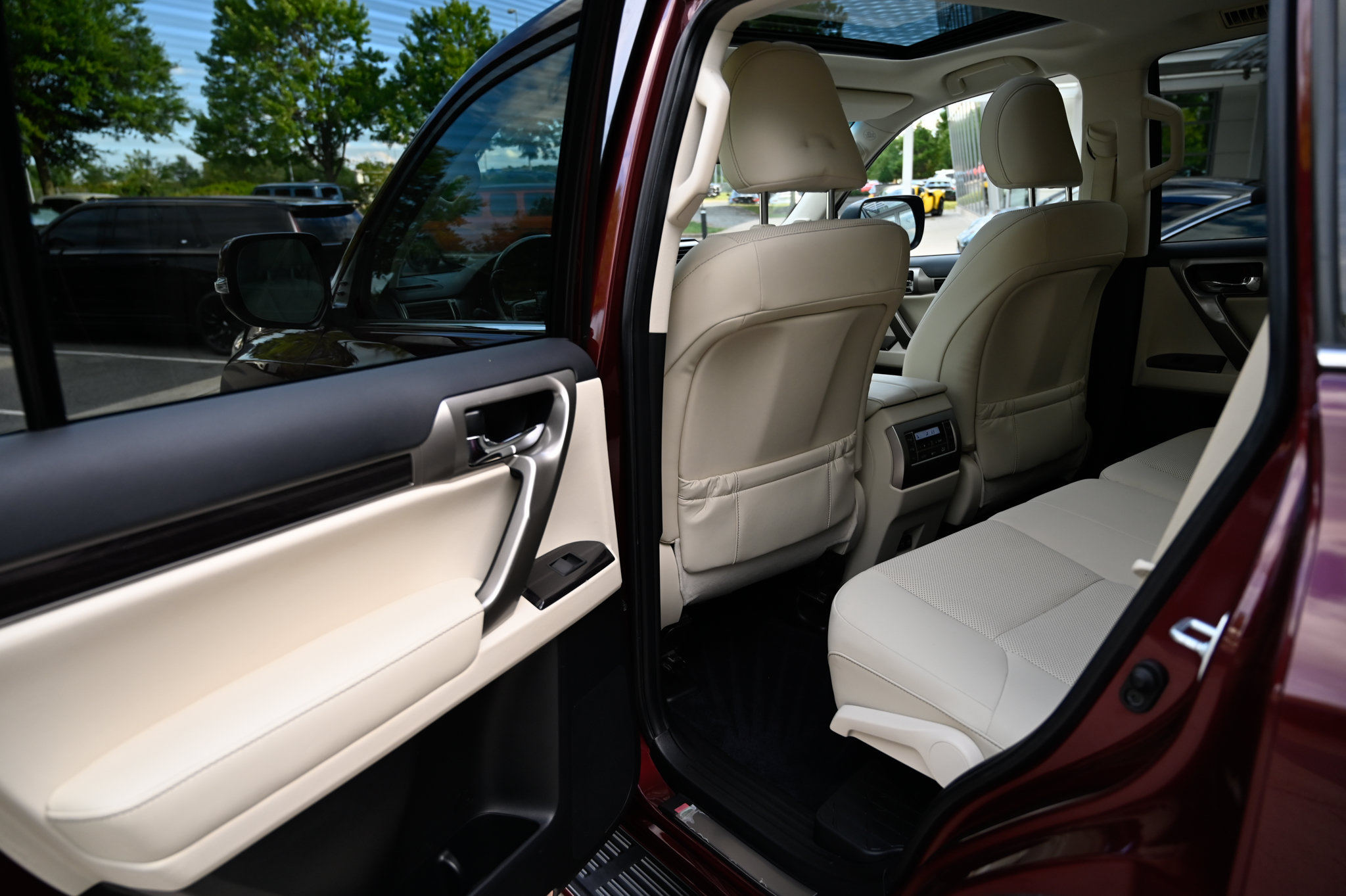 Used 2021 Lexus GX 460 Premium w/ Premium Package AWD/4WD image 35