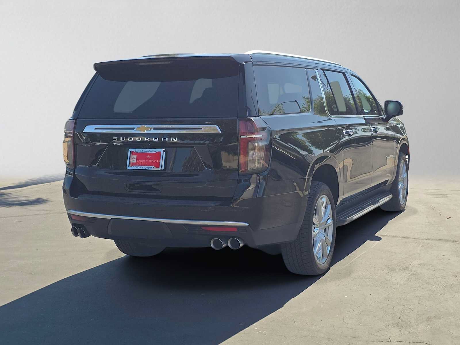 Used 2023 Chevrolet Suburban High Country w/ Max Trailering Package RWD image 3
